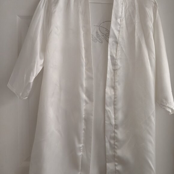 White Satin Wedding/Bridal Robe - Picture 2 of 2